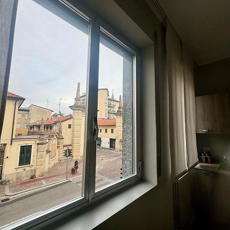 Casa Tito - Accogliente Monolocale A Due Passi Dalla Stazione Cesano Maderno Eksteriør bilde