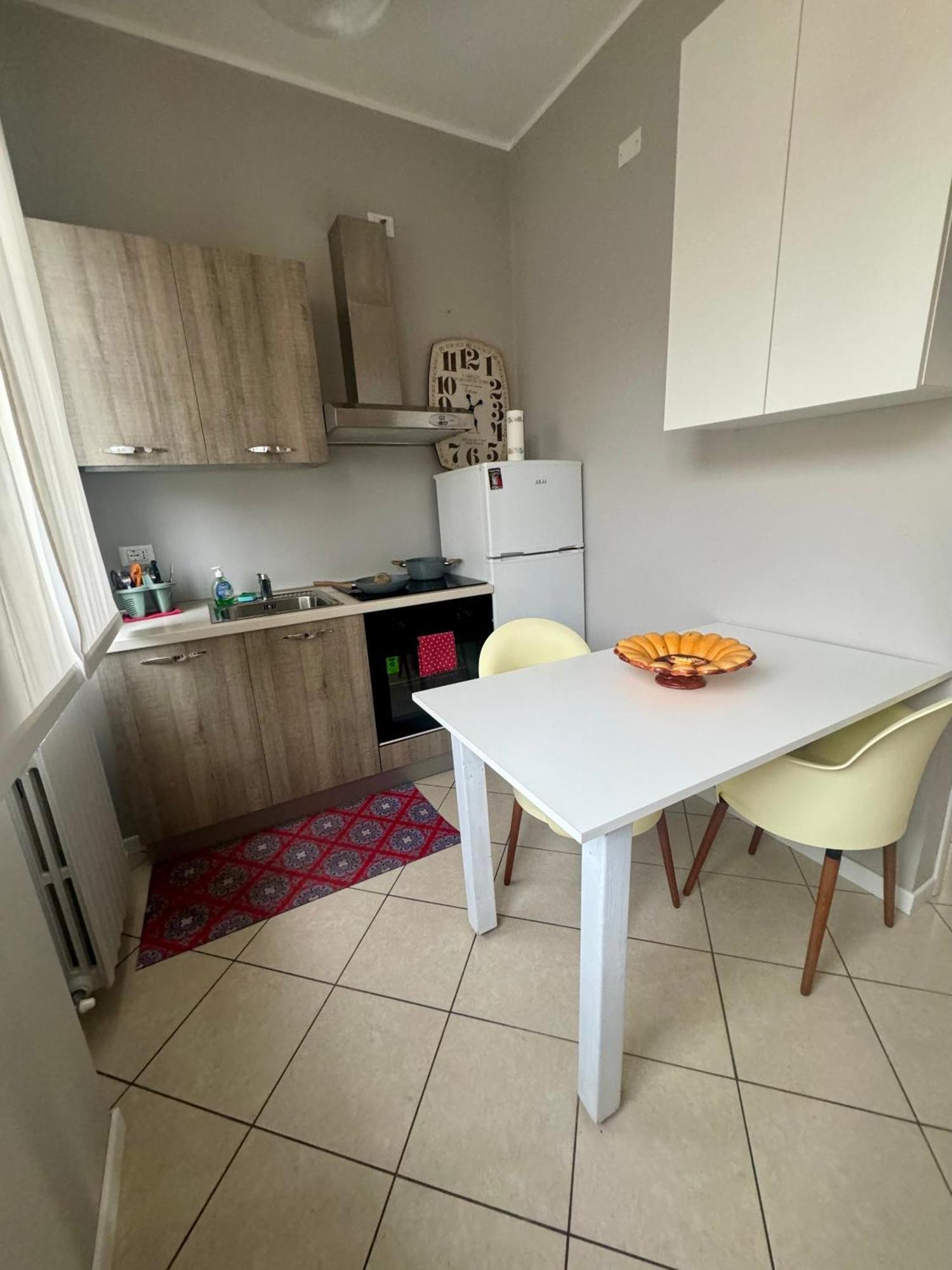 Casa Tito - Accogliente Monolocale A Due Passi Dalla Stazione Cesano Maderno Eksteriør bilde